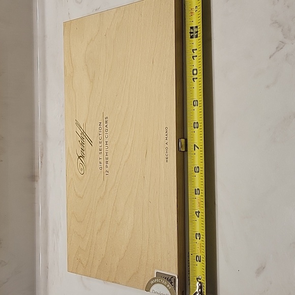Lot of 2 cigar boxes- Davidoff Gift Selection & Red Meat Lovers Porterhouse - Picture 3 of 13